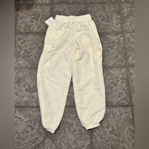 Forever 21 NWT Women's Small White Ankle Joggers Pant 100% Polyester $29.99